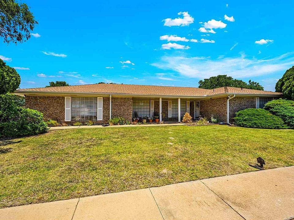 1st image of 2501 NW Robinhood Dr