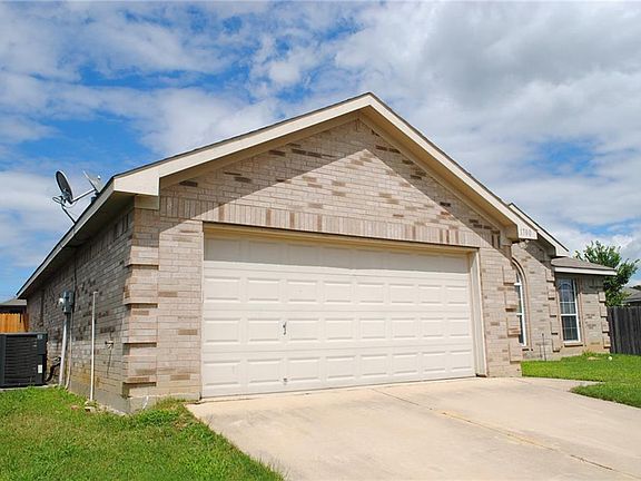 2nd image of 1700 Griffin Ln