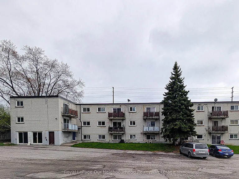 108 Victoria St W — Photo 1
