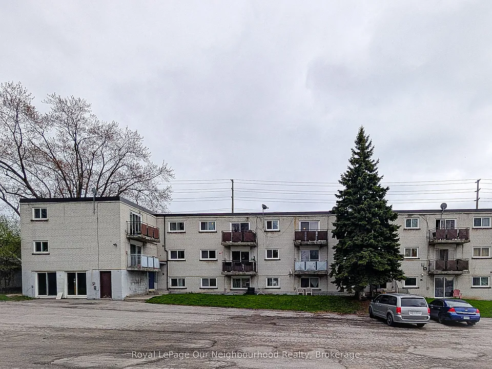 108 Victoria St W
