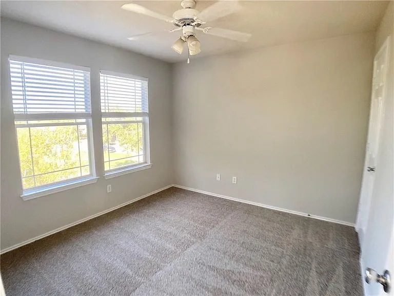 117 Decker — Photo 17