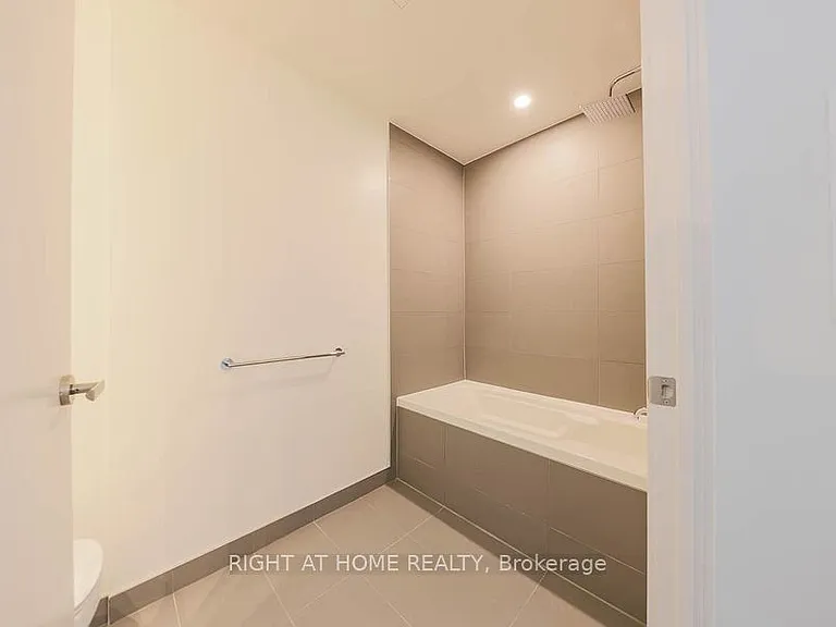 8 Hillsdale Ave E #944 — Photo 11