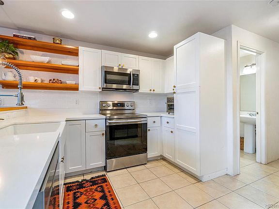 2nd image of 7012 Hawaii Kai Dr Unit 1008