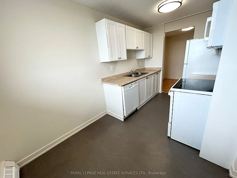 16 Cedarwoods Cres #1104 — Photo 6