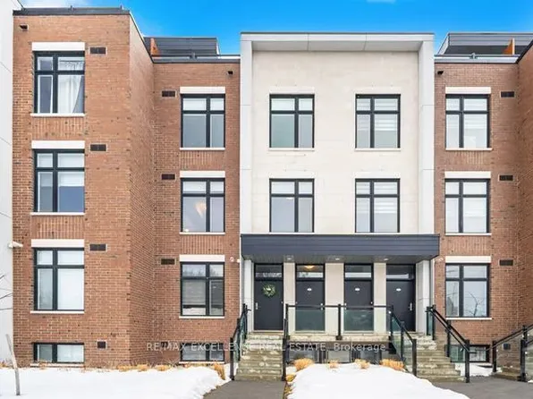 9560 Islington Ave S #214, Vaughan, ON L4H 5E8