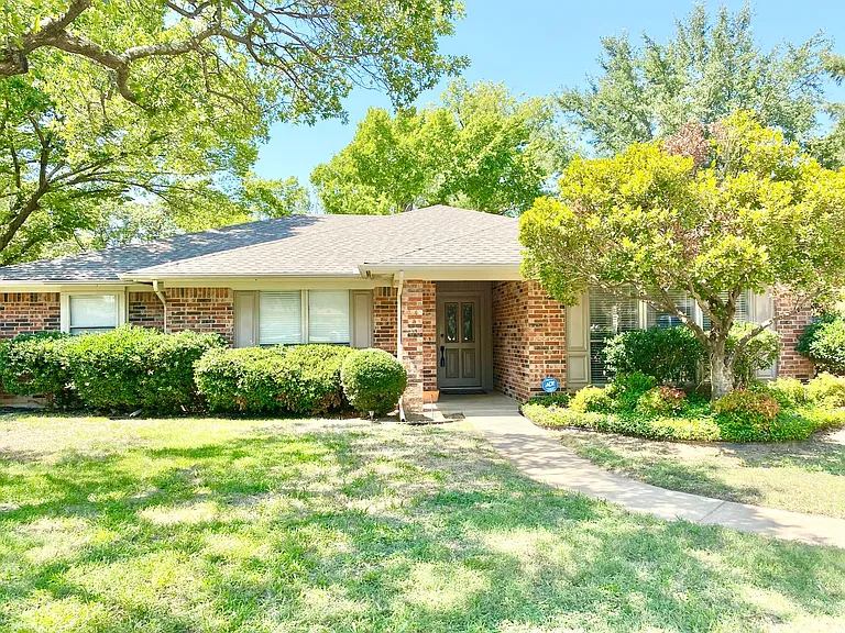 5714 Louise Way Dr — Photo 2