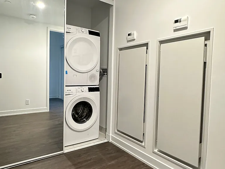 88 Queen St E #3910 — Photo 10