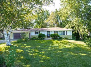 2111 Lake Summerset Rd, Davis, IL 61019
