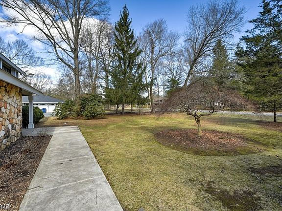 5th image of 45 Birchwood Ln