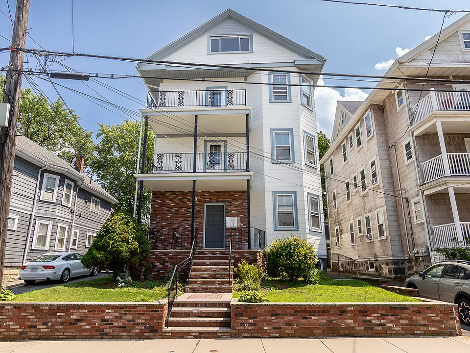 90 Bellevue Ave