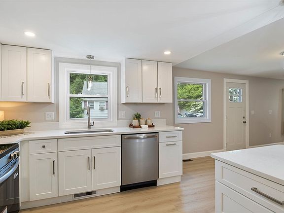 5th image of 3 Greystone Rd