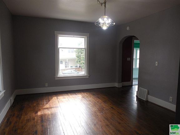 4th image of 1409 W Palmer Ave