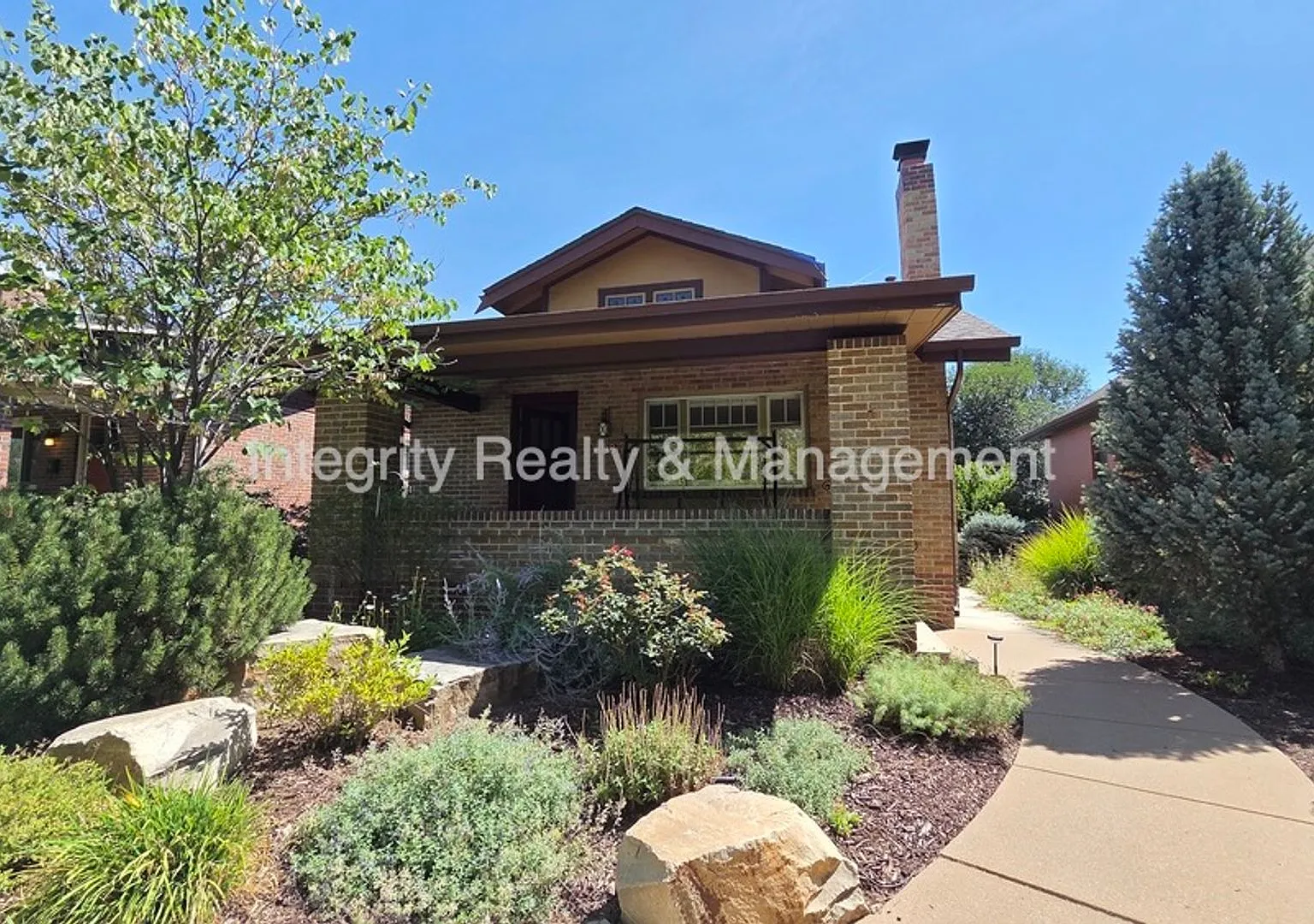2 Bed/1 Bath, 870 Sqft - 808 S Grant St — Photo 1