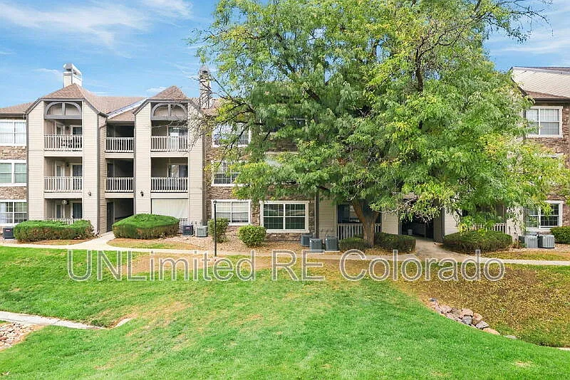 2 bed, 2.0 bath, 954 sqft, $1,550 — Photo 3