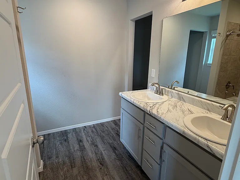 863 E Sparrow Cir — Photo 18