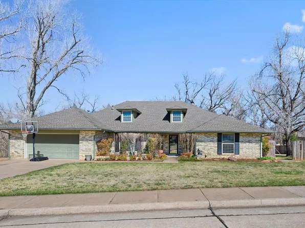 2204 Brookhaven Dr, Edmond, OK 73034