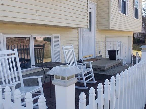 3rd image of 745 Pepperwood Dr