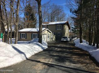 205 Rodeo Dr, Lords Valley, PA 18428