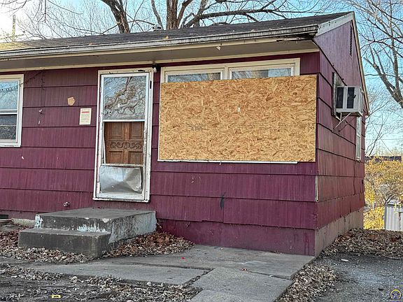 2nd image of 3623 SE Truman Ct