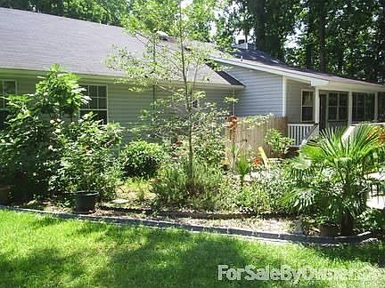 Side yard : View of back deck
