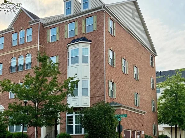 15272 Regents Park Dr #28, Woodbridge, VA 22191