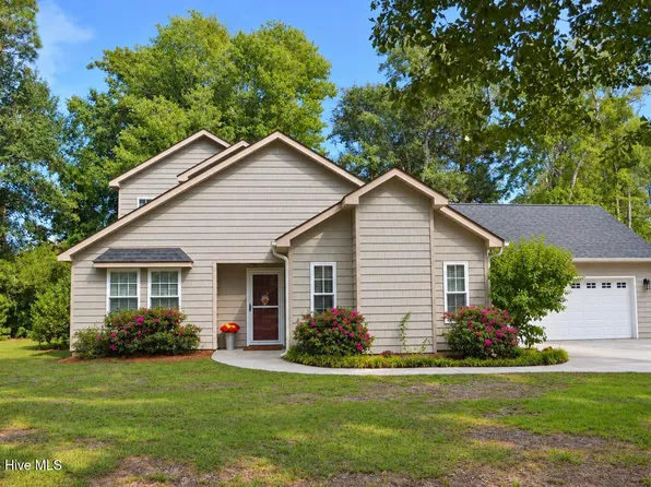 216 Lord Granville Drive, Morehead City, NC 28557