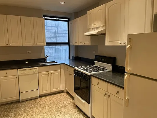 Rented by Friedman Roth Realty | media 7