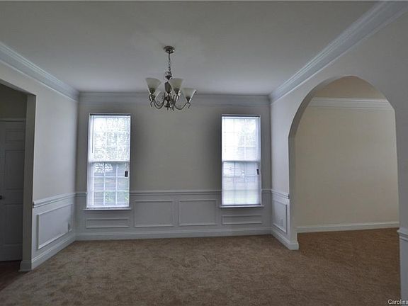 5th image of 10142 Montrose Dr