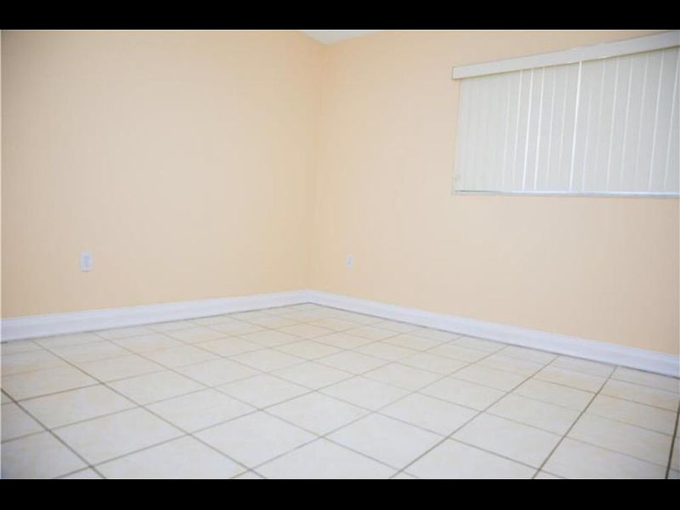 1st image of 250 NW 107th Ave APT 107