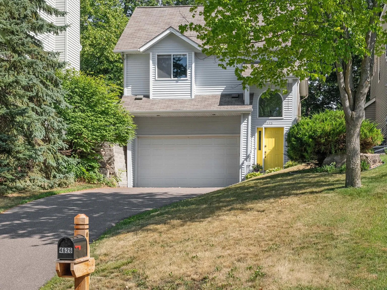 3 bed, 2.0 bath, 2130 sqft, $4,500 — Photo 1