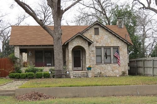 1st image of 448 Comal Ave