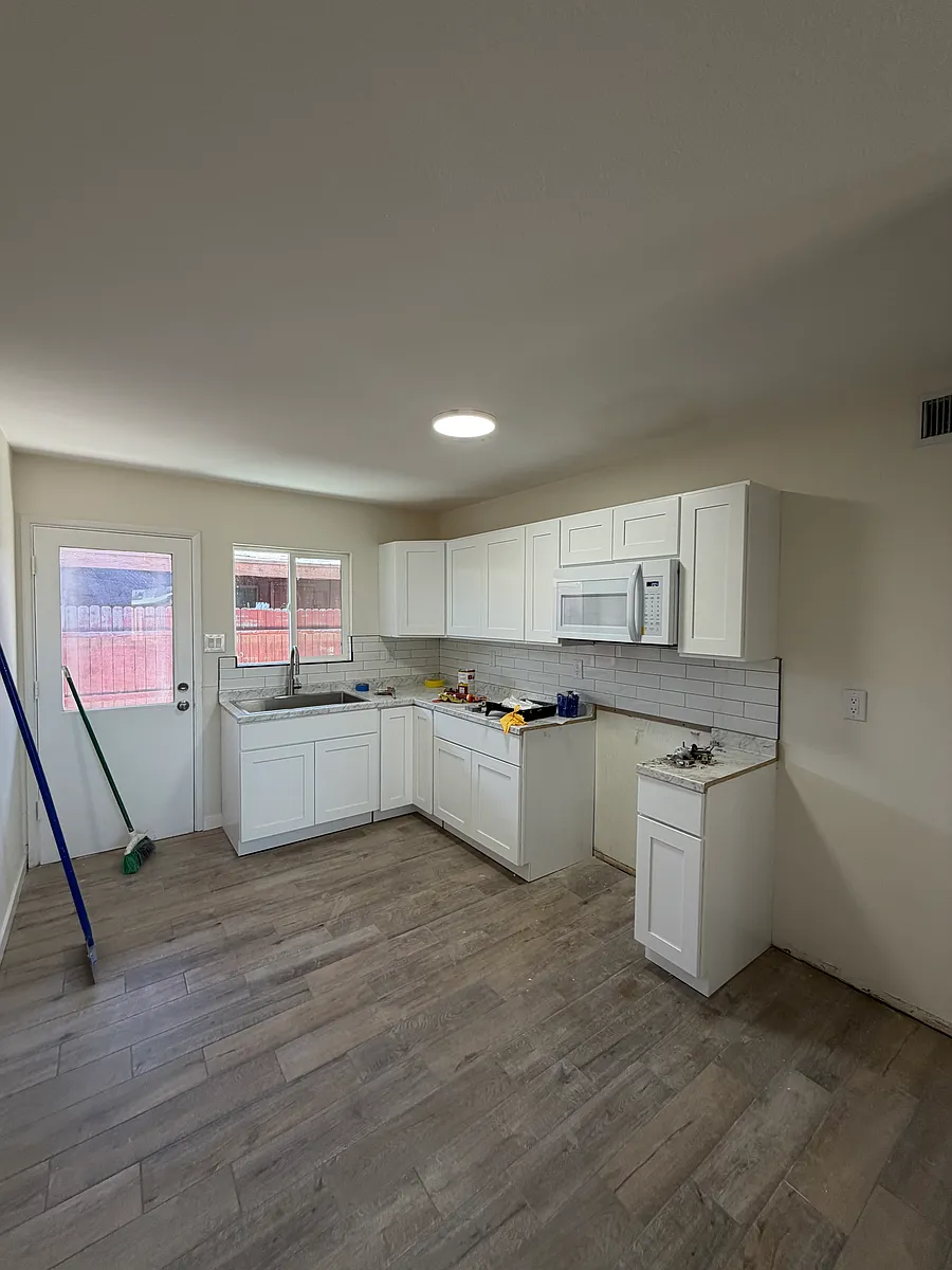 Photo 2 of 5 - 2466 S Maple Ave #3 - Yuma, AZ Building Photo - 2466 S Maple Ave #3