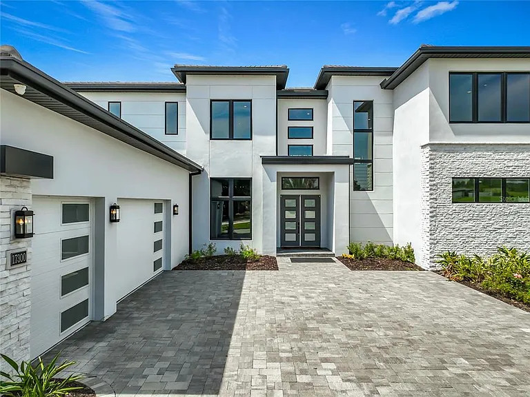 17300 Pesce Loop — Photo 4