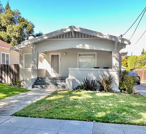141 Cowper St Photo 1