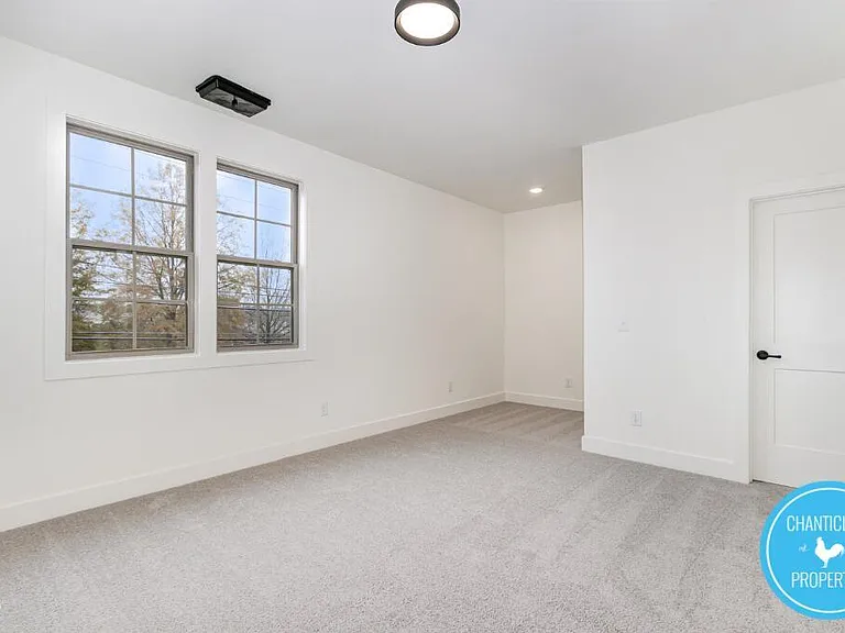 2307 Broad St — Photo 24