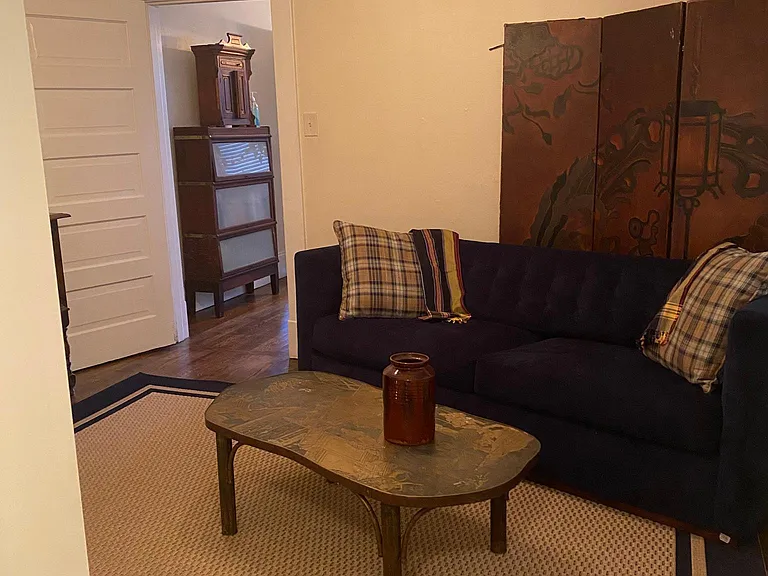 Den/ sleeper ,, reading room