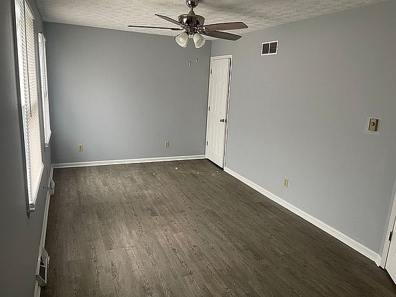 2nd image of 142 Heritage Dr