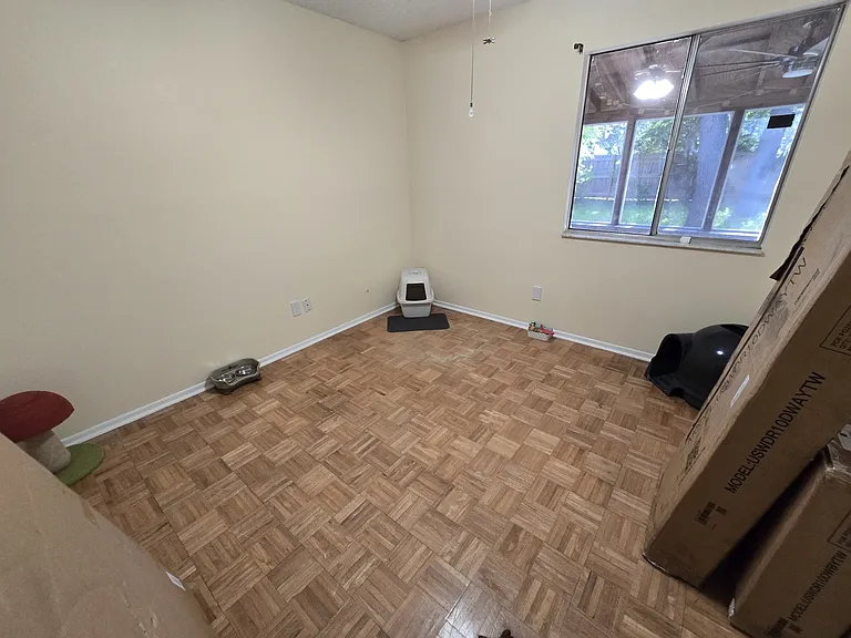 1545 Maxwell Ln — Photo 36