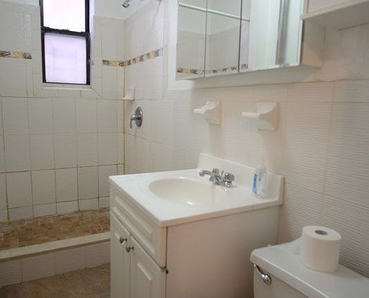 5th image of 514 W 170th St APT 22