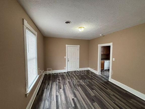 5th image of 1310 Shuler Ave #2