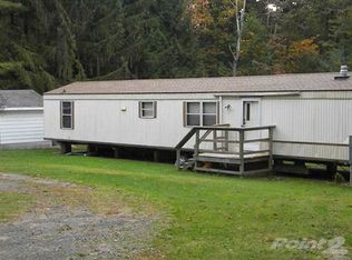 13 Samyn Rd, Barryville, NY 12719