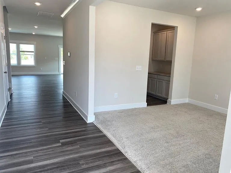 393 Pewter Cir — Photo 3