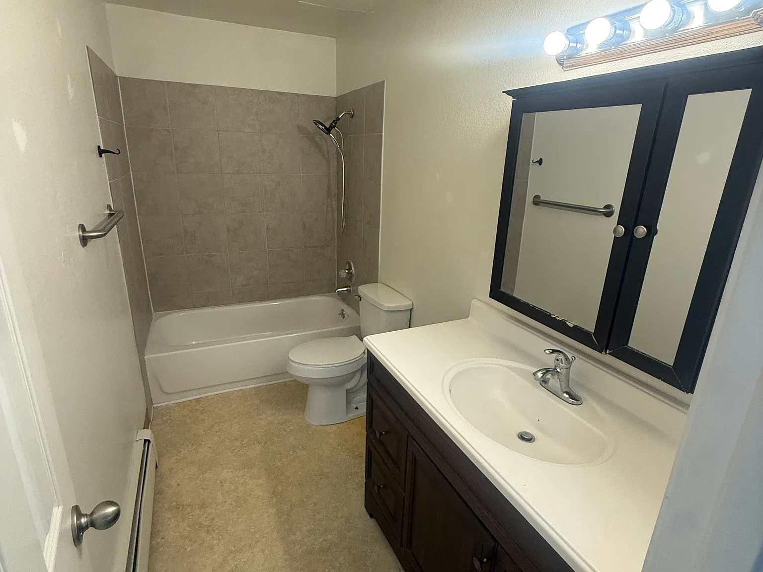2 bed, $1,400 — Photo 3