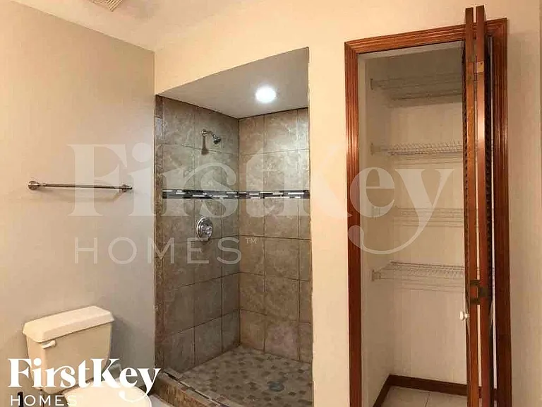 742 Eunice St — Photo 18