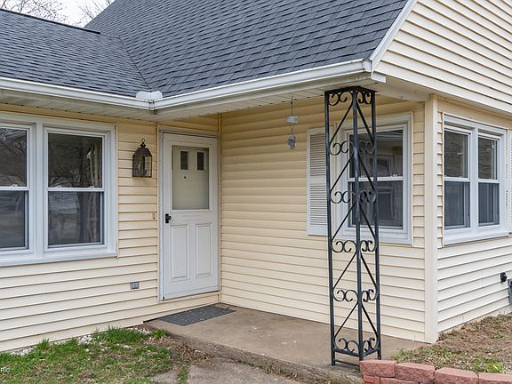 2nd image of 1411 Applecroft Ave