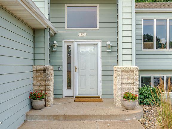 3rd image of 910 Mahone Ave