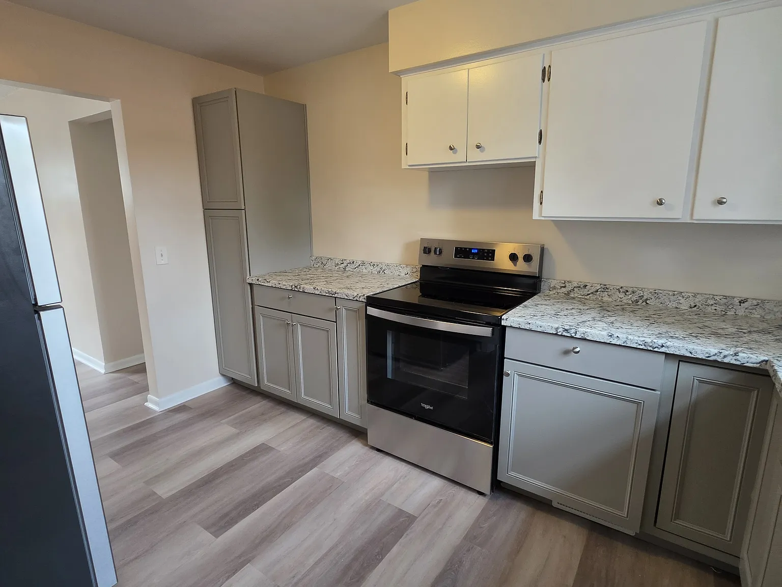 2 bed, 900 sqft, $900 — Photo 3