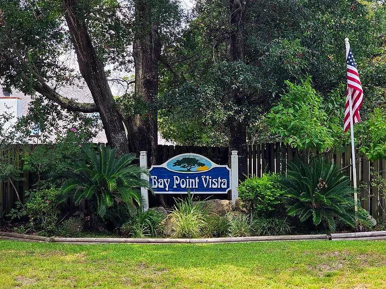 949 Osprey Ct — Photo 44