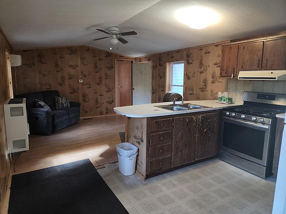 5th image of 3050 S Woodin Dr