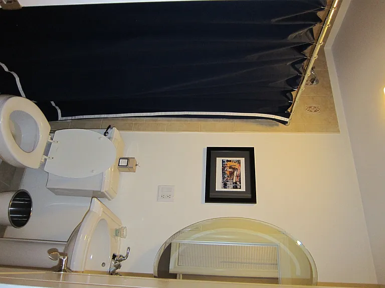 910 W Barry Ave #1 — Photo 14